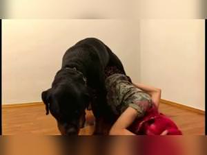 Pink girl fucking black dog : extreme fetish