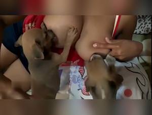 Hot cougar dogger video with horny lesbian