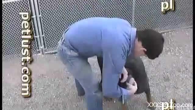 Stunning black doggy pounds a filthy guy in the mouth