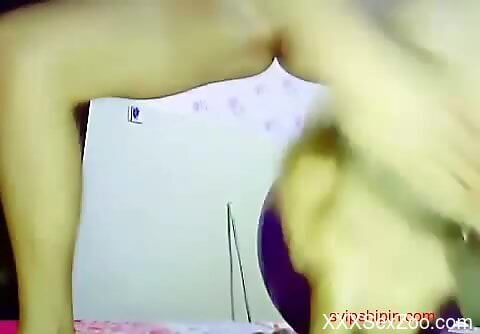 Dog humps slender cam model in homemade live perversions