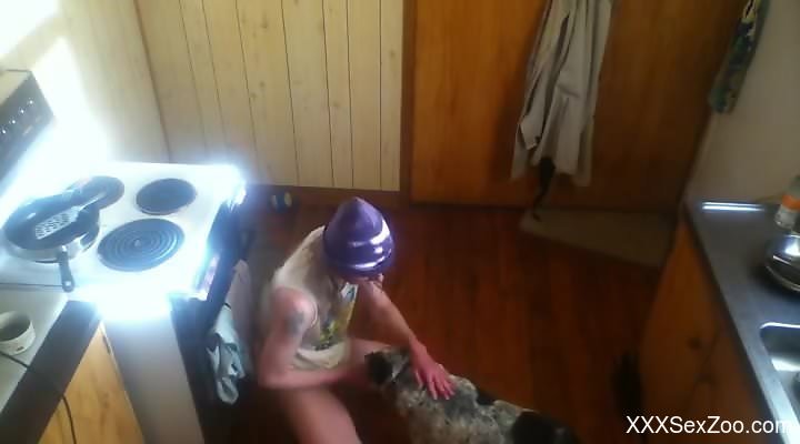 Thin dude with a huge throbber is fucking a mutt