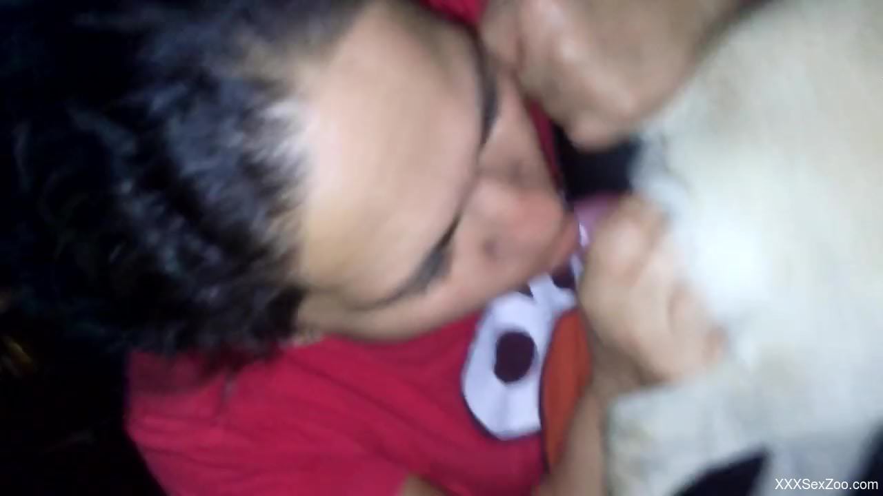 Latina babe deepthroating a dog's delicious cock