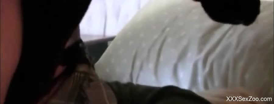 Juicy pussy babe gets fucked by a gorgeous animal