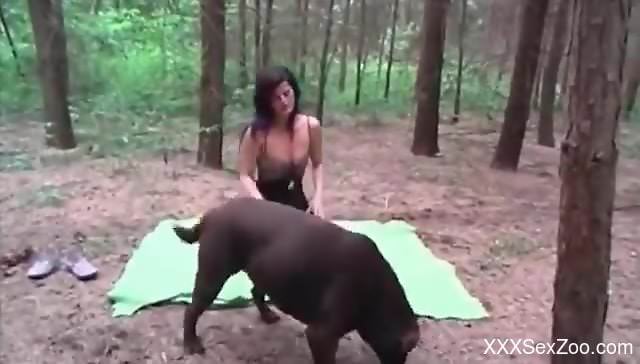 Hot babe with a wet pussy is going to get fucked outdoors