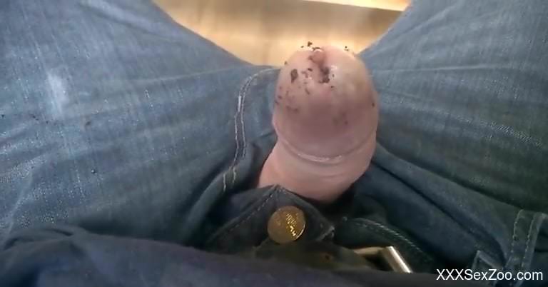 Man jerks off with worms crawling into his penis