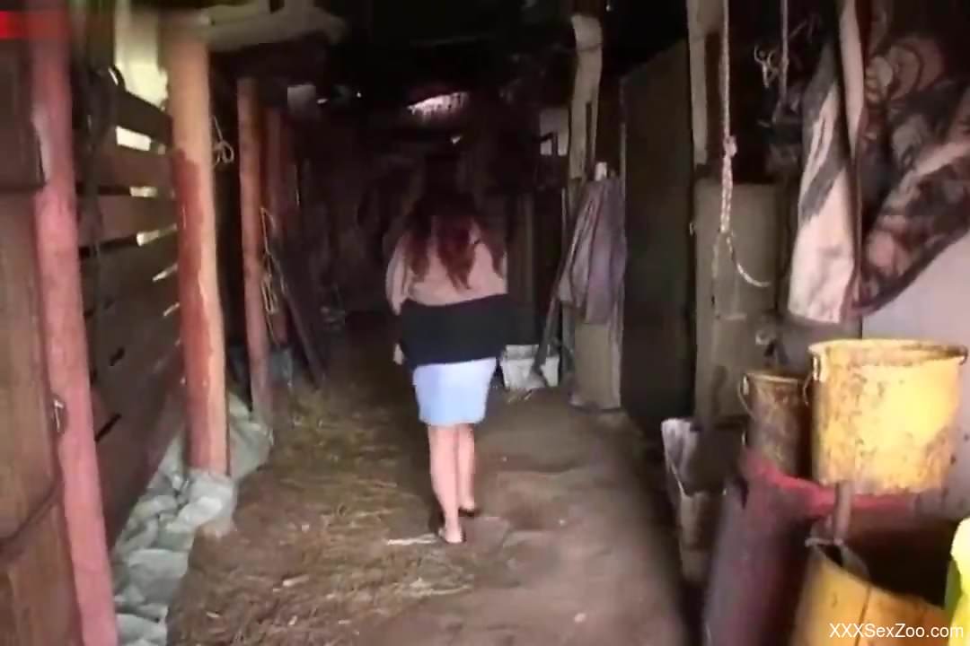 Redheaded babe is more than ready to fuck a horse