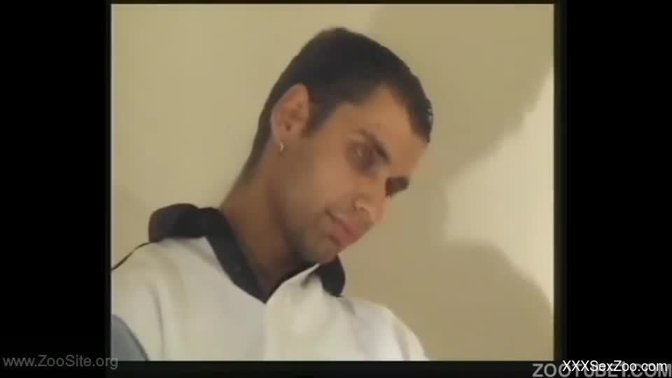 Amazing amateur Zoo XXX dog sex in the bedroom with a zoofil