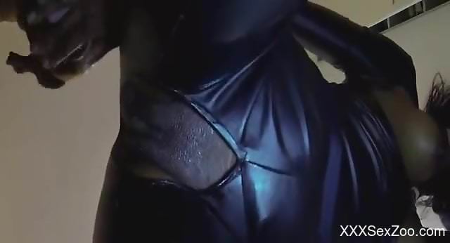 Ebony gal in a bodysuit gets fucked by a mutt
