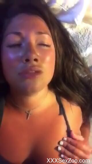 Amateur Latina filmed when she tries zoophilia for the first time