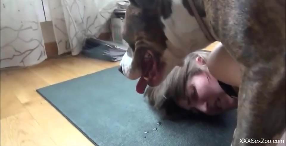 Young beauty moaning while fucking a sexy animal