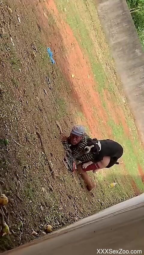 Nude amateur man fucked by a dog in outdoor scenes