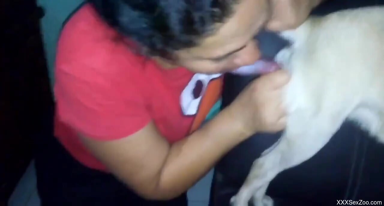 Tubby MILF bitch working on the dog's hard cock